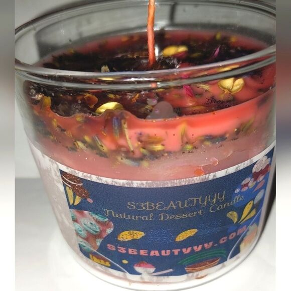 HAND Crafted 𝅺Love Struck natural Candle  - Picture 7 of 8